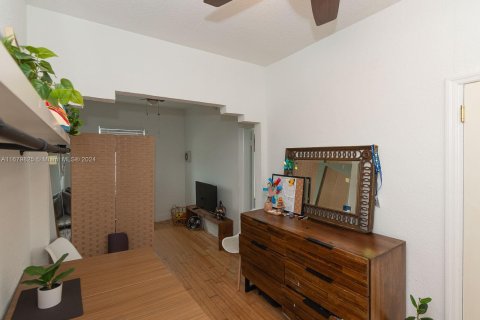 Condo in Miami Beach, Florida, 1 bedroom  № 1410538 - photo 6