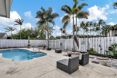 Casa en venta en Coconut Creek, Florida, 4 dormitorios, 197.51 m2 № 1029695 - foto 4