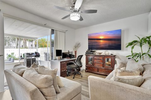 Casa en venta en Coconut Creek, Florida, 4 dormitorios, 197.51 m2 № 1029695 - foto 16