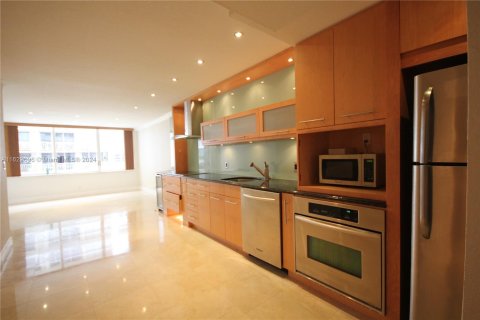 Condominio en venta en Miami Beach, Florida, 1 dormitorio, 79.9 m2 № 1268961 - foto 2