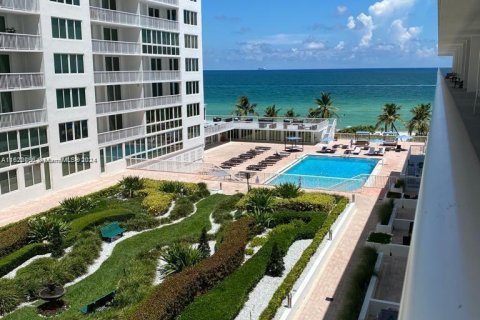 Copropriété à vendre à Miami Beach, Floride: 1 chambre, 79.9 m2 № 1268961 - photo 12