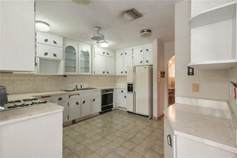 Casa en venta en Miami, Florida, 3 dormitorios, 173.17 m2 № 1358913 - foto 4