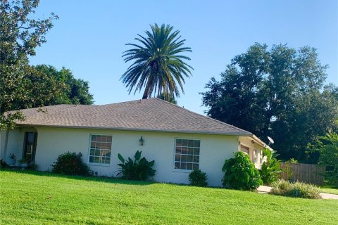 House in Port Charlotte, Florida 5 bedrooms, 250.74 sq.m. № 1374489 - photo 16