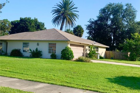 House in Port Charlotte, Florida 5 bedrooms, 250.74 sq.m. № 1374489 - photo 2