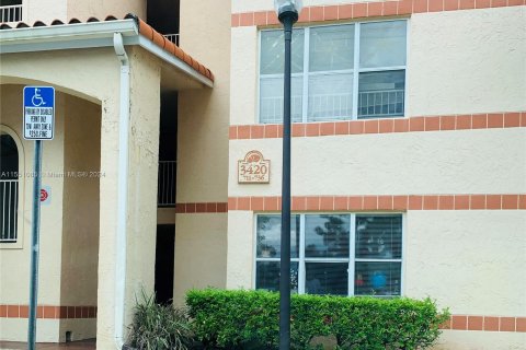 Condominio en venta en Margate, Florida, 2 dormitorios, 84.73 m2 № 1073089 - foto 10