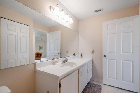 Condo in Fort Myers, Florida, 2 bedrooms  № 1042682 - photo 24