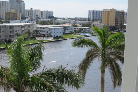 Condo in Pompano Beach, Florida, 2 bedrooms  № 1033951 - photo 28