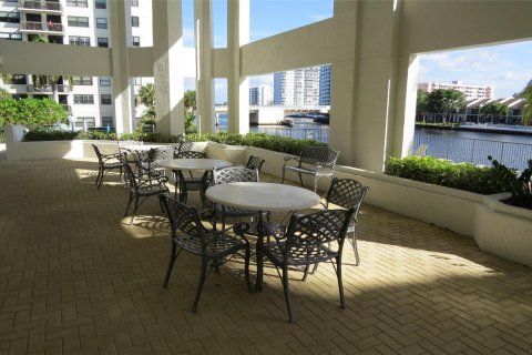 Copropriété à vendre à Pompano Beach, Floride: 2 chambres, 169.08 m2 № 1033951 - photo 21