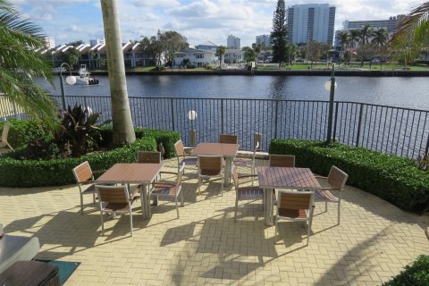 Copropriété à vendre à Pompano Beach, Floride: 2 chambres, 169.08 m2 № 1033951 - photo 19