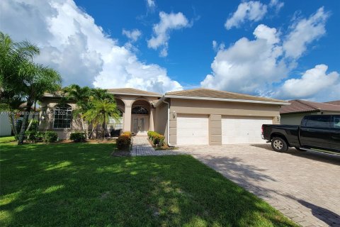 Villa ou maison à vendre à Naples, Floride: 4 chambres № 1321202 - photo 2