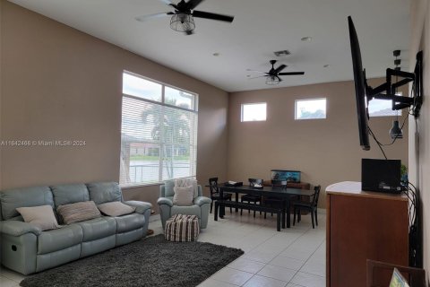 House in Naples, Florida 4 bedrooms № 1321202 - photo 8