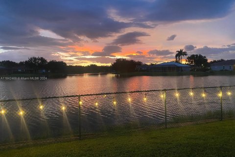 Casa en venta en Naples, Florida, 4 dormitorios № 1321202 - foto 6