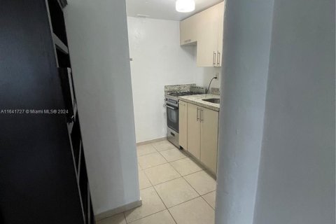 Condominio en venta en Miami Beach, Florida, 2337.7 m2 № 1320965 - foto 7