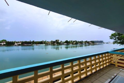 Copropriété à vendre à Miami Beach, Floride: 2337.7 m2 № 1320965 - photo 1