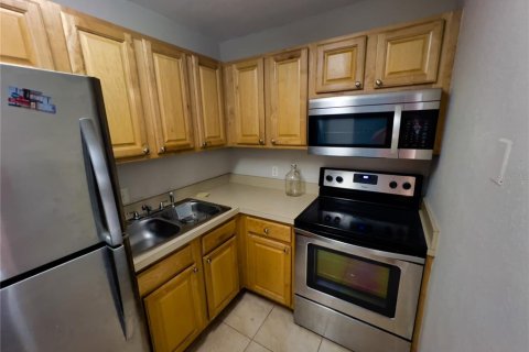 Condo in Tampa, Florida, 2 rooms  № 1342930 - photo 6