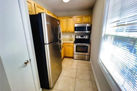 Condo in Tampa, Florida, 2 rooms  № 1342930 - photo 5