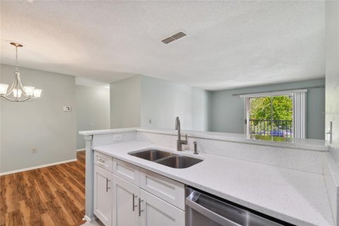 Condo in Tampa, Florida, 3 bedrooms  № 1342859 - photo 17