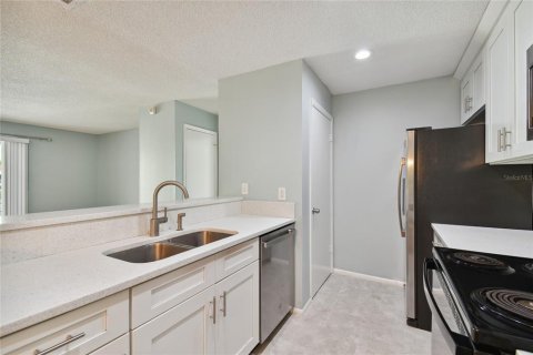 Condo in Tampa, Florida, 3 bedrooms  № 1342859 - photo 14