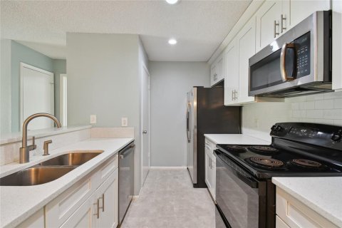 Condo in Tampa, Florida, 3 bedrooms  № 1342859 - photo 13