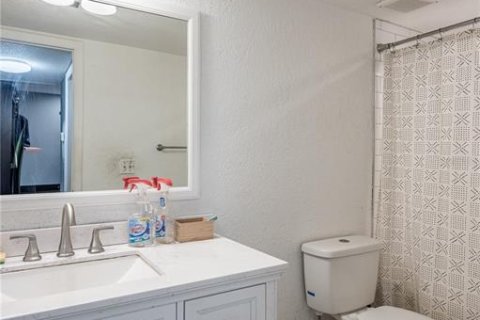 Condo in Tampa, Florida, 1 bedroom  № 1342897 - photo 10