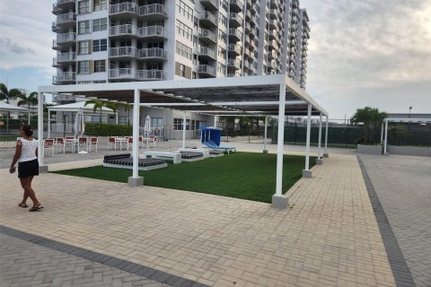 Condominio en venta en Aventura, Florida, 2 dormitorios, 116.22 m2 № 1225087 - foto 10