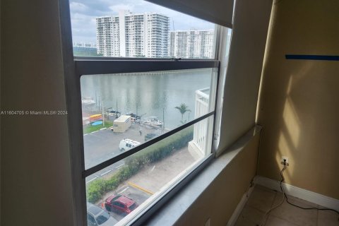 Condominio en venta en Aventura, Florida, 2 dormitorios, 116.22 m2 № 1225087 - foto 23