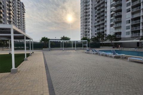 Copropriété à vendre à Aventura, Floride: 2 chambres, 116.22 m2 № 1225087 - photo 11