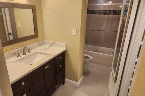 Copropriété à vendre à Aventura, Floride: 2 chambres, 116.22 m2 № 1225087 - photo 2