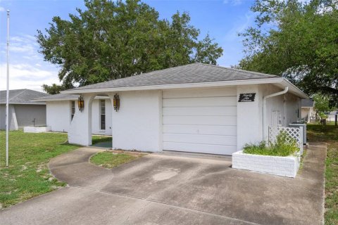 Villa ou maison à vendre à Port Richey, Floride: 2 chambres, 115.94 m2 № 1339394 - photo 3