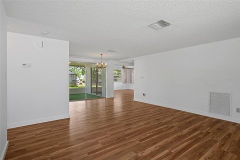 Villa ou maison à vendre à Port Richey, Floride: 2 chambres, 115.94 m2 № 1339394 - photo 10