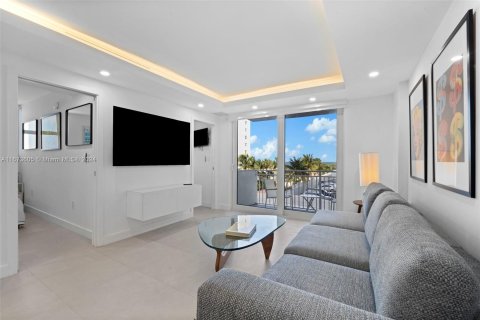 Copropriété à vendre à Miami Beach, Floride: 2 chambres, 61.22 m2 № 1397541 - photo 2