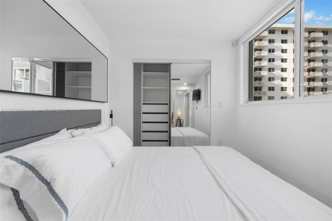 Copropriété à vendre à Miami Beach, Floride: 2 chambres, 61.22 m2 № 1397541 - photo 16