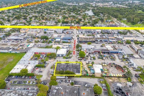 Propiedad comercial en venta en Miami, Florida № 1397542 - foto 3