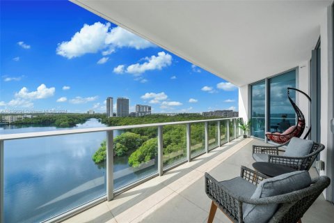 Condo in North Miami Beach, Florida, 3 bedrooms  № 1332790 - photo 9