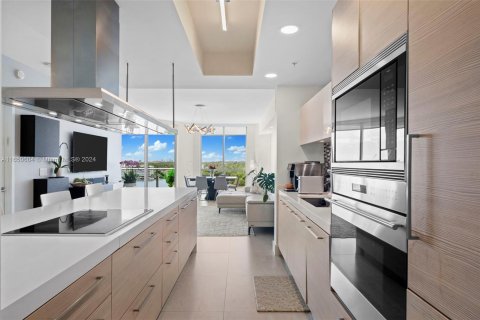 Condo in North Miami Beach, Florida, 3 bedrooms  № 1332790 - photo 8