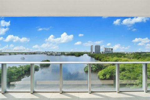 Copropriété à vendre à North Miami Beach, Floride: 3 chambres, 199.93 m2 № 1332790 - photo 1