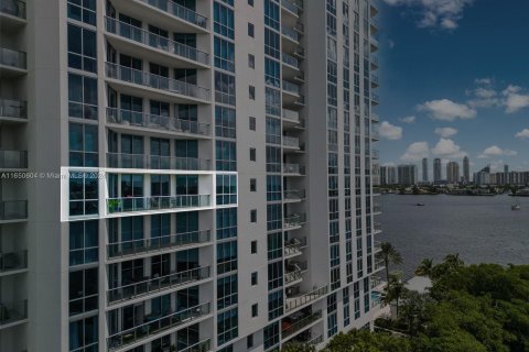 Condominio en venta en North Miami Beach, Florida, 3 dormitorios, 199.93 m2 № 1332790 - foto 19