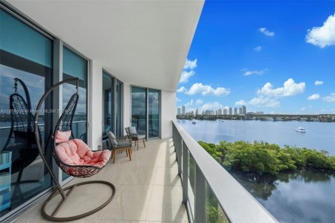 Condo in North Miami Beach, Florida, 3 bedrooms  № 1332790 - photo 18