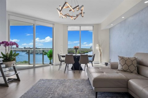 Condominio en venta en North Miami Beach, Florida, 3 dormitorios, 199.93 m2 № 1332790 - foto 4