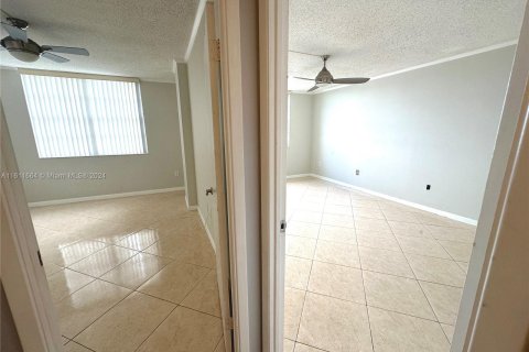 Copropriété à vendre à Sunny Isles Beach, Floride: 2 chambres, 125.42 m2 № 1233730 - photo 6