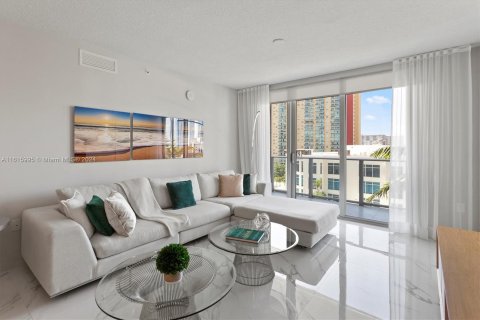 Condo in Sunny Isles Beach, Florida, 2 bedrooms  № 1240641 - photo 8