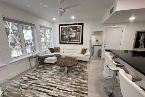 Copropriété à vendre à Miami Beach, Floride: 2 chambres, 87.33 m2 № 1240640 - photo 1