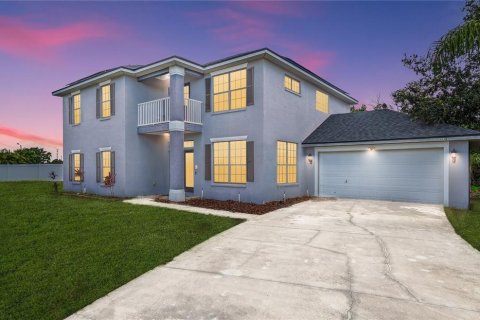 Casa en venta en Deltona, Florida, 5 dormitorios, 285.86 m2 № 1405652 - foto 1