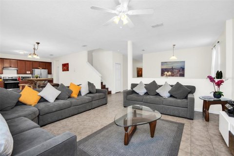 Casa en venta en Kissimmee, Florida, 8 dormitorios, 338.91 m2 № 1320555 - foto 13