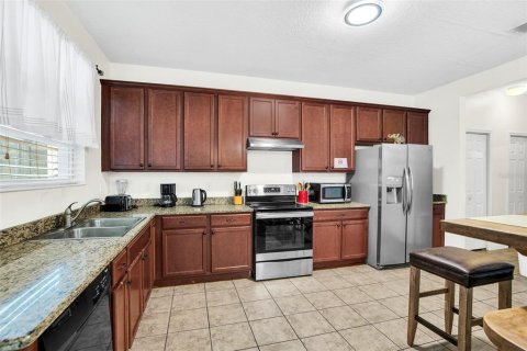 Casa en venta en Kissimmee, Florida, 8 dormitorios, 338.91 m2 № 1320555 - foto 18