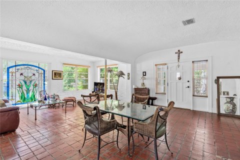 Casa en venta en Coral Gables, Florida, 6 dormitorios, 275.46 m2 № 1028665 - foto 28