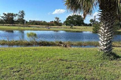 Terreno en venta en Apollo Beach, Florida № 1419323 - foto 1