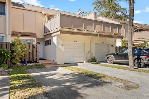 Townhouse in Plantation, Florida 3 bedrooms, 164.44 sq.m. № 1024214 - photo 2
