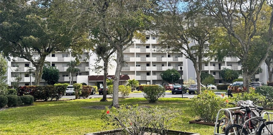 Condo in Lauderhill, Florida, 2 bedrooms  № 1024280