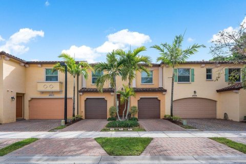 Townhouse in Palm Beach Gardens, Florida 3 bedrooms, 159.61 sq.m. № 1050163 - photo 24